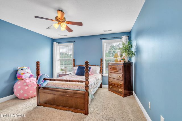 3260 Whispering Oaks Drive, Knoxville, TN 37938