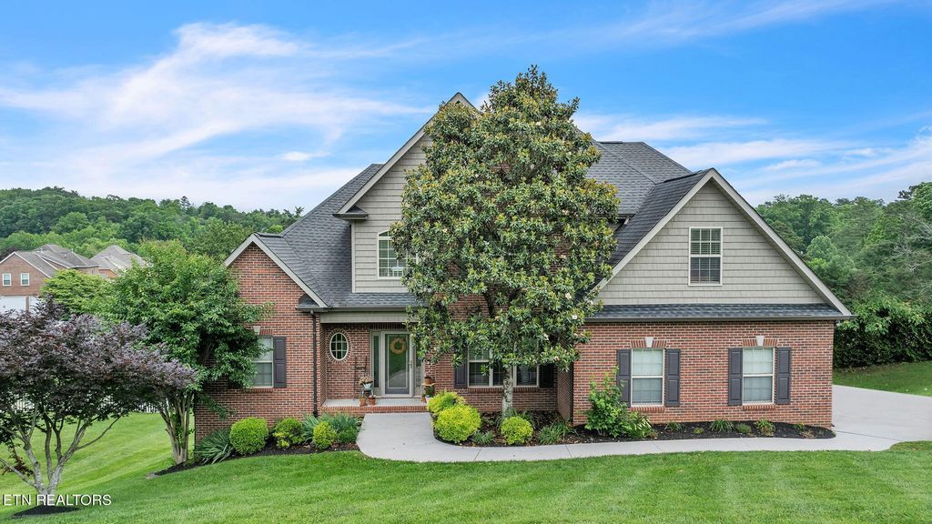 3260 Whispering Oaks Drive, Knoxville, TN 37938