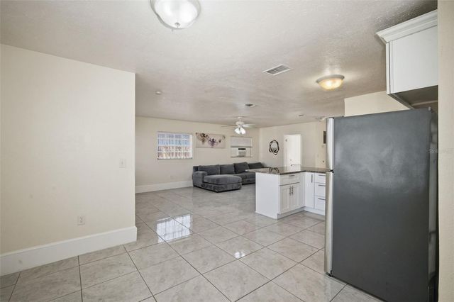 1324 W NASSAU STREET, Tampa, FL 33607