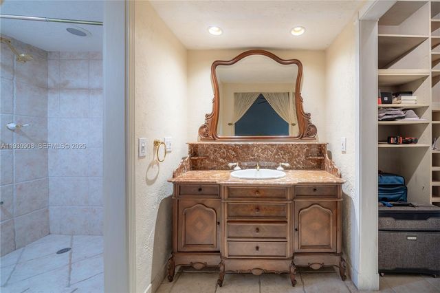 19212 NE 25th Ave 283D, Miami, FL 33180