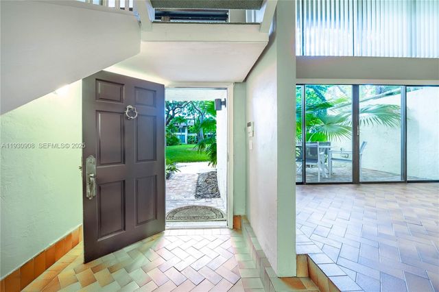 19212 NE 25th Ave 283D, Miami, FL 33180