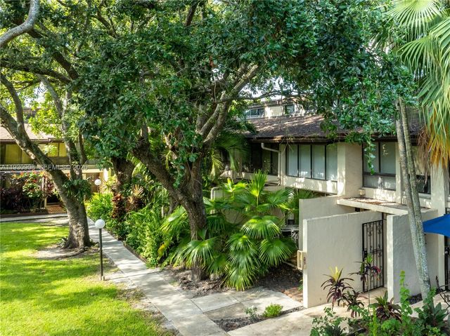 19212 NE 25th Ave 283D, Miami, FL 33180