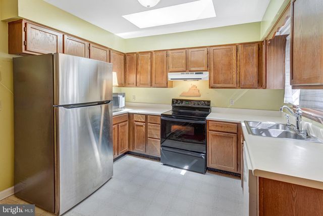 10417 SKINNER HILL DR, Fredericksburg, VA 22408