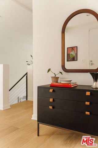 4111 W Sunset Boulevard 111, Los Angeles, CA 90029