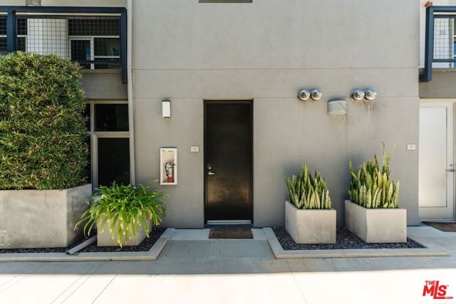4111 W Sunset Boulevard 111, Los Angeles, CA 90029