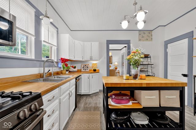 11822 Center Street, Indianapolis, IN 46236