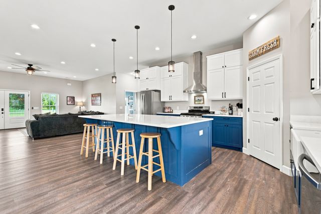 2877 Beasley Rd, Chapel Hill, TN 37034