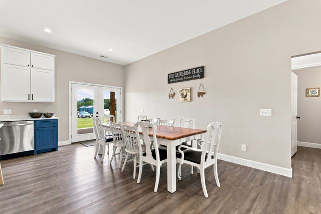 2877 Beasley Rd, Chapel Hill, TN 37034