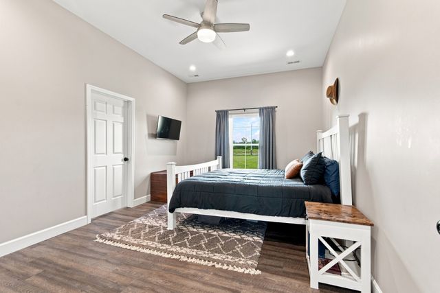 2877 Beasley Rd, Chapel Hill, TN 37034