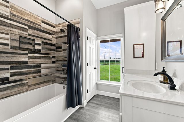 2877 Beasley Rd, Chapel Hill, TN 37034