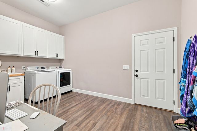 2877 Beasley Rd, Chapel Hill, TN 37034