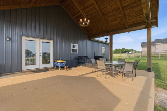 2877 Beasley Rd, Chapel Hill, TN 37034