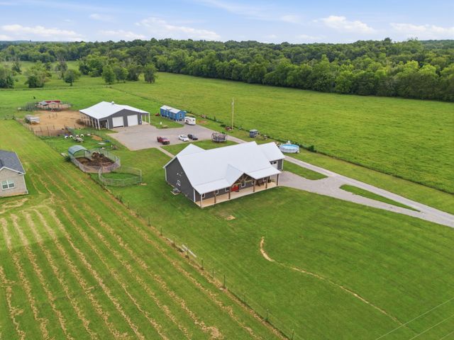 2877 Beasley Rd, Chapel Hill, TN 37034