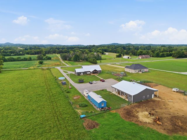 2877 Beasley Rd, Chapel Hill, TN 37034
