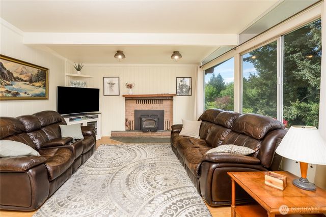 207 E Elderberry Lane, Port Angeles, WA 98362