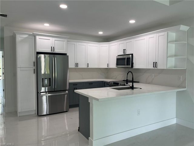 700 12th ST A & B, Lehigh Acres, FL 33972