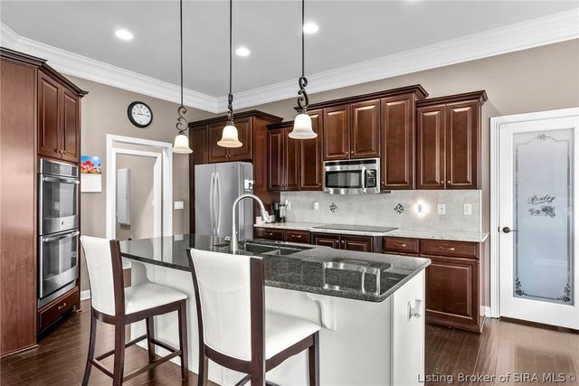 1035 Caiman Court, Sellersburg, IN 47172