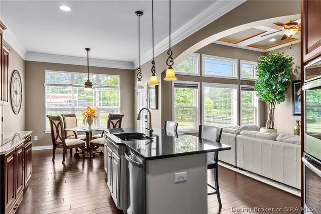 1035 Caiman Court, Sellersburg, IN 47172