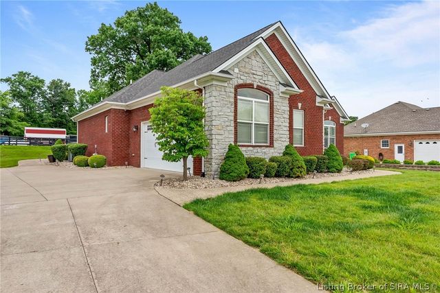 1035 Caiman Court, Sellersburg, IN 47172