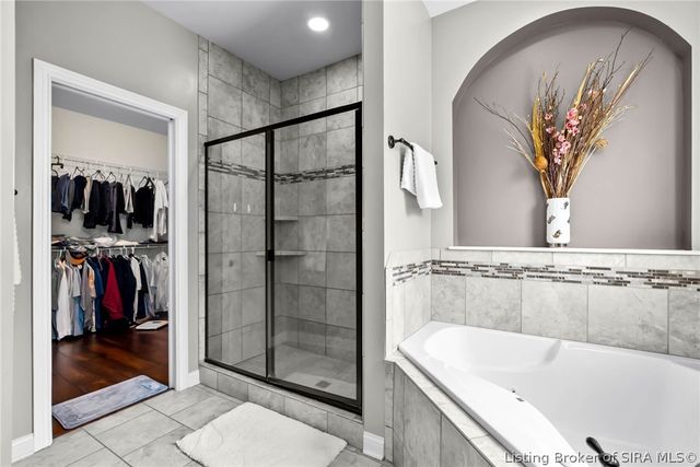 1035 Caiman Court, Sellersburg, IN 47172