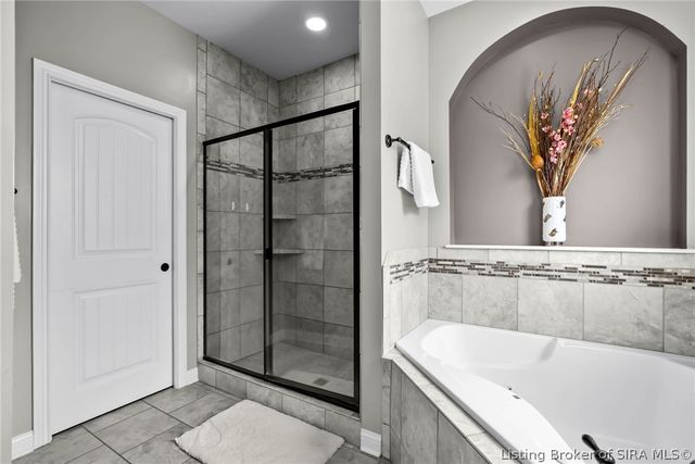 1035 Caiman Court, Sellersburg, IN 47172