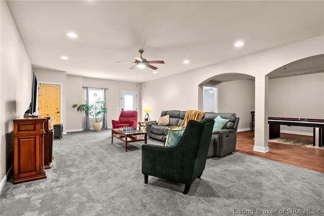 1035 Caiman Court, Sellersburg, IN 47172