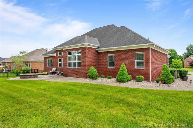 1035 Caiman Court, Sellersburg, IN 47172