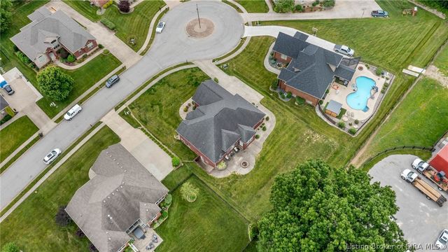 1035 Caiman Court, Sellersburg, IN 47172