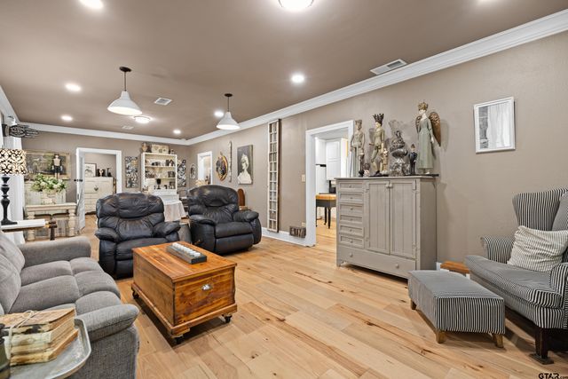 918 N Montgomery St, Gilmer, TX 75644