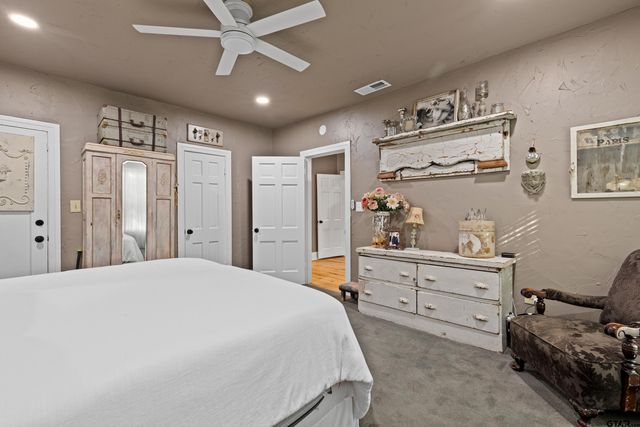 918 N Montgomery St, Gilmer, TX 75644
