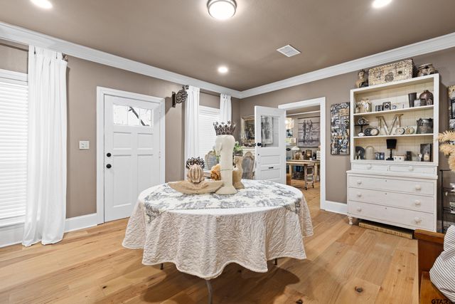 918 N Montgomery St, Gilmer, TX 75644