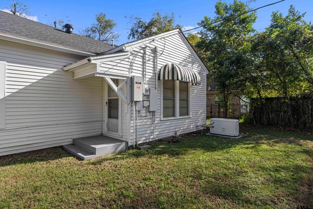 918 N Montgomery St, Gilmer, TX 75644