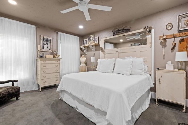 918 N Montgomery St, Gilmer, TX 75644