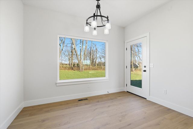 5569 E Wild Horse Drive, Springfield, MO 65802