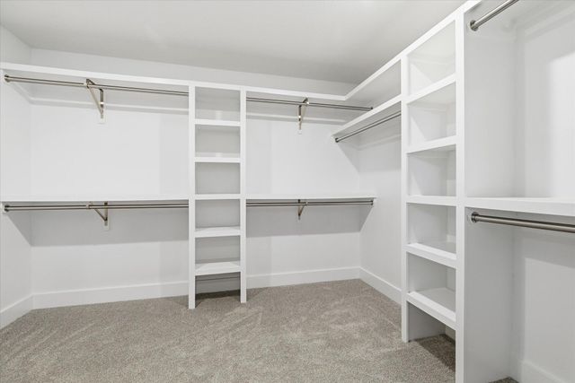 5569 E Wild Horse Drive, Springfield, MO 65802