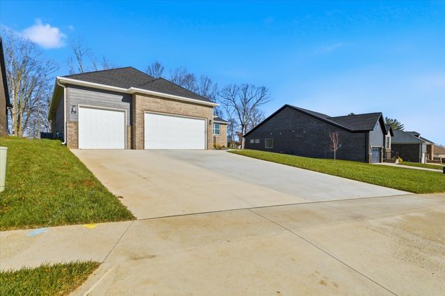 5569 E Wild Horse Drive, Springfield, MO 65802