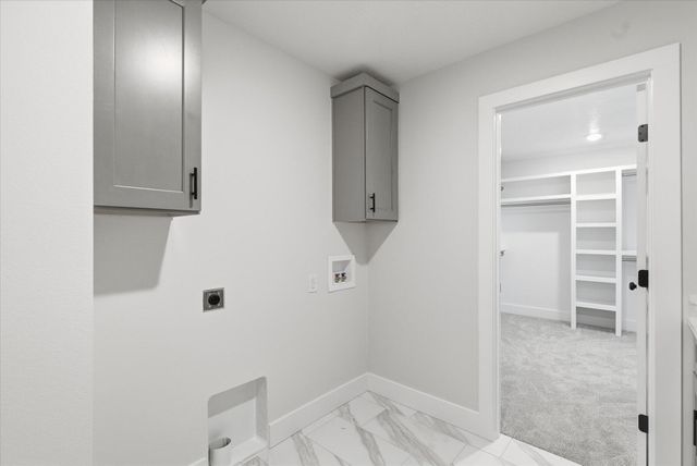 5569 E Wild Horse Drive, Springfield, MO 65802