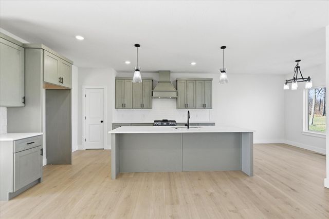 5569 E Wild Horse Drive, Springfield, MO 65802