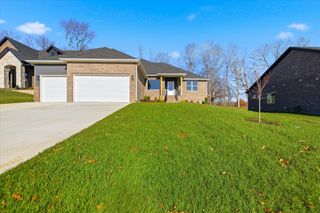 5569 E Wild Horse Drive, Springfield, MO 65802