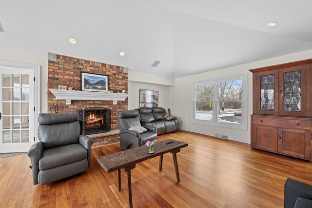 2626 W Ranch ROAD, Mequon, WI 53092