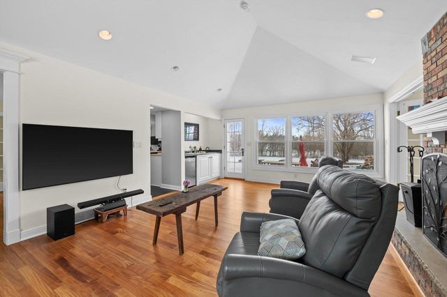 2626 W Ranch ROAD, Mequon, WI 53092