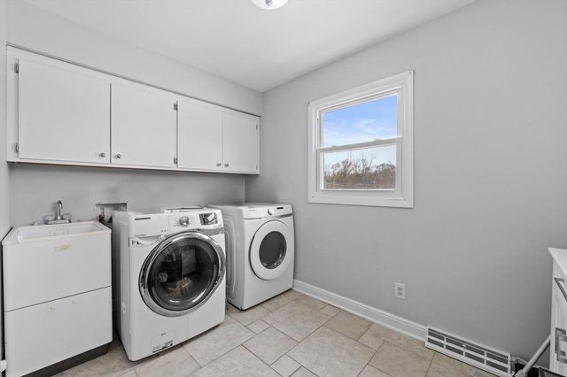 2626 W Ranch ROAD, Mequon, WI 53092