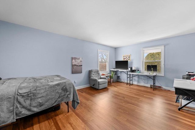 2626 W Ranch ROAD, Mequon, WI 53092