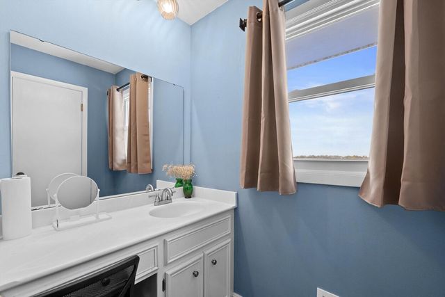 2626 W Ranch ROAD, Mequon, WI 53092