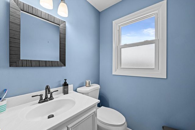 2626 W Ranch ROAD, Mequon, WI 53092