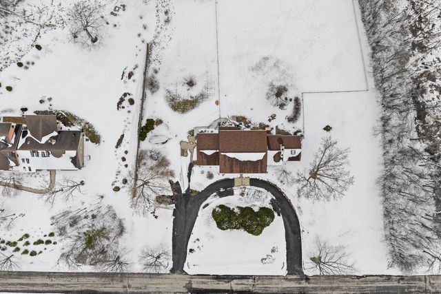 2626 W Ranch ROAD, Mequon, WI 53092