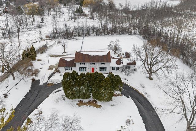 2626 W Ranch ROAD, Mequon, WI 53092