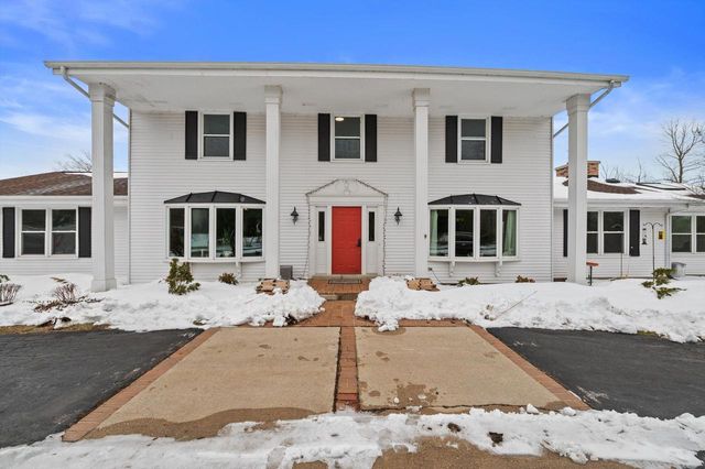 2626 W Ranch ROAD, Mequon, WI 53092