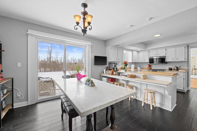 2626 W Ranch ROAD, Mequon, WI 53092