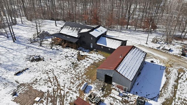 3524 Dollsberry Lane W, Nashville, IN 47448